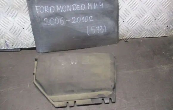 Ford Mondeo MK IV Relay mounting block 