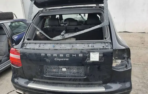 Porsche Cayenne (9PA) Tailgate/trunk/boot lid L041