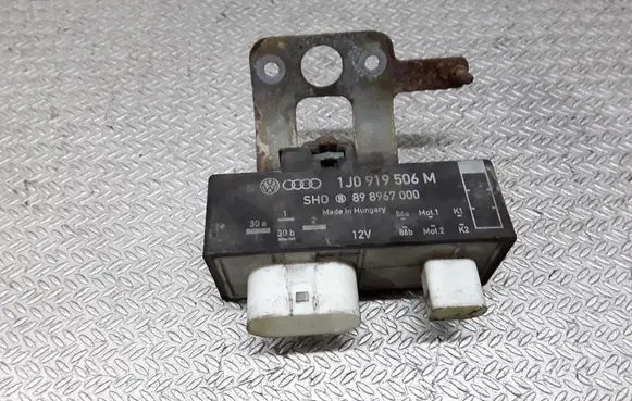 Volkswagen Polo Coolant fan relay 1J0919506M