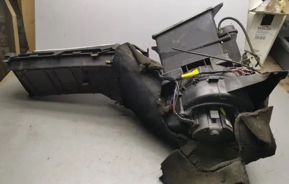 Volkswagen II LT Interior heater climate box assembly housing 
