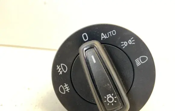 Skoda Octavia Mk3 (5E) Light switch 5E0941431D 10095088