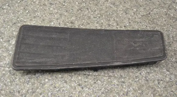 BMW 3 E30 Parcel shelf speaker trim grill 1947412 E305147