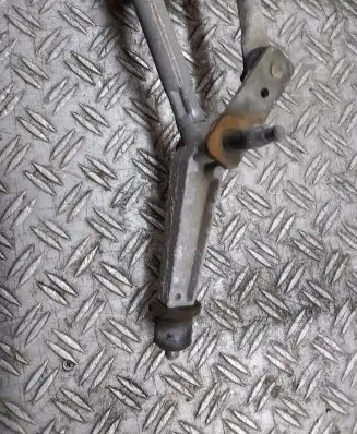 Volvo S60 Front wiper linkage and motor