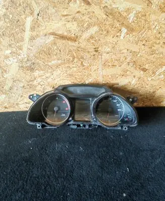 Audi A5 8T 8F Speedometer (instrument cluster) 8T0920981K