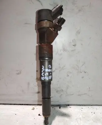BMW 5 E39 Fuel injector 0445110049