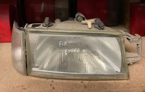 Fiat Tempra Headlight/headlamp 16053