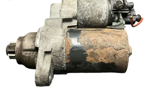 Volkswagen Golf V Starter motor 1005831281