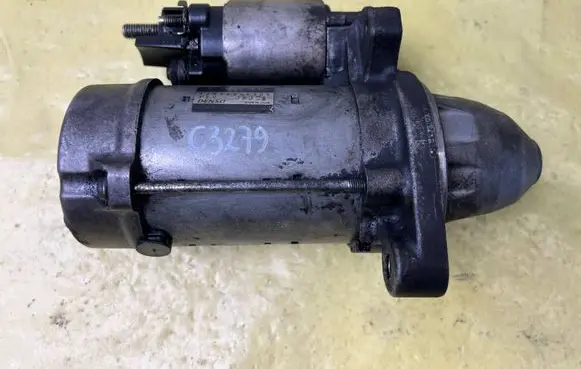 Mercedes-Benz C W204 Starter motor A0061514601