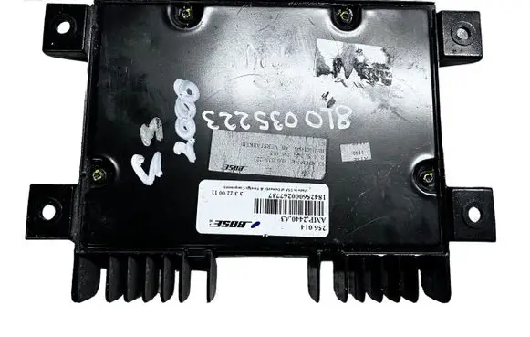 Audi A3 S3 8L Sound amplifier 8L0035223