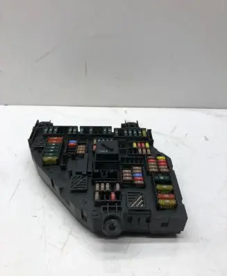 BMW 5 F10 F11 Fuse module 117033451 00587772 9210858