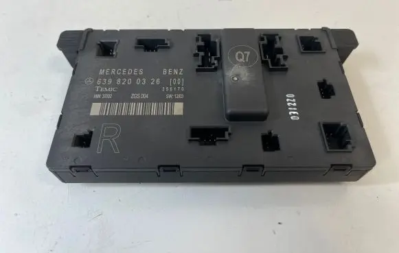 Mercedes-Benz Vito Viano W639 Door control unit/module 6398200326 ZGS004 356170