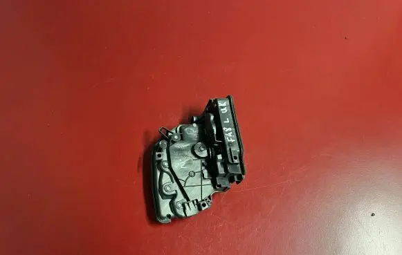 BMW X1 F48 F49 Front door lock 7281937 51217281937