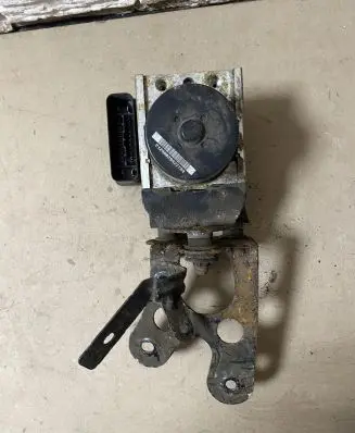Volkswagen Golf V ABS Pump 1K0907379