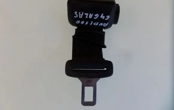 Middle seatbelt (rear)
