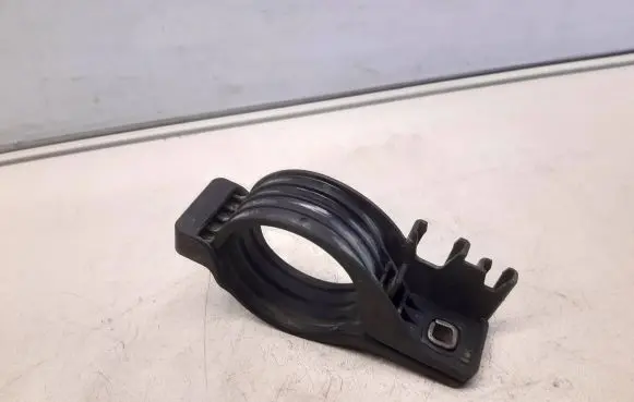 BMW 5 F10 F11 Fuel filter bracket/mount holder 70364778
