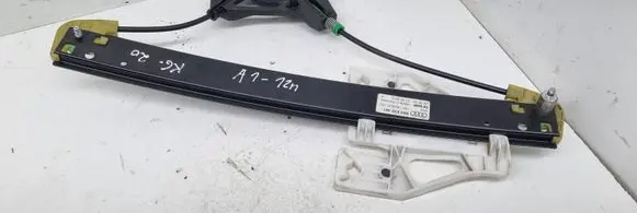 Rear window lifting mechanism without motor