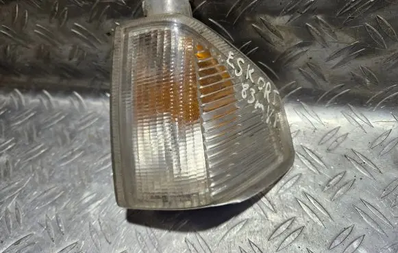 Ford Escort Front indicator light 42888 1033101L