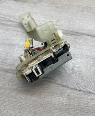 Jeep Compass Front door lock P04589422HA T52KD1923