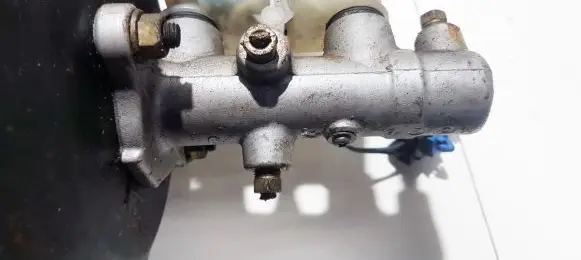 Mazda 323 F Master brake cylinder
