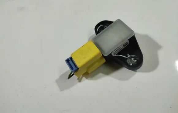 Skoda Superb B6 (3T) Airbag deployment crash/impact sensor 8K0973323T