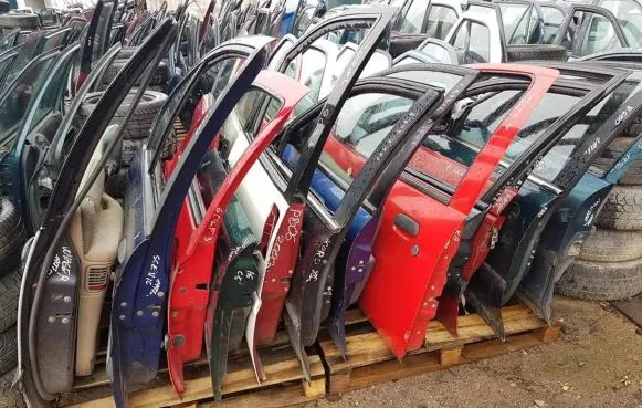 Volkswagen PASSAT B3 Front door