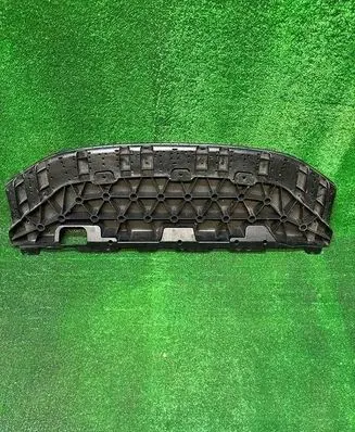 Rear underbody cover/under tray