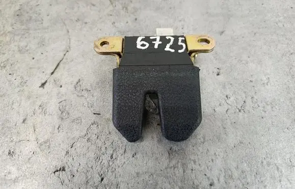 Volkswagen Bora Tailgate lock latch 1J5827505C