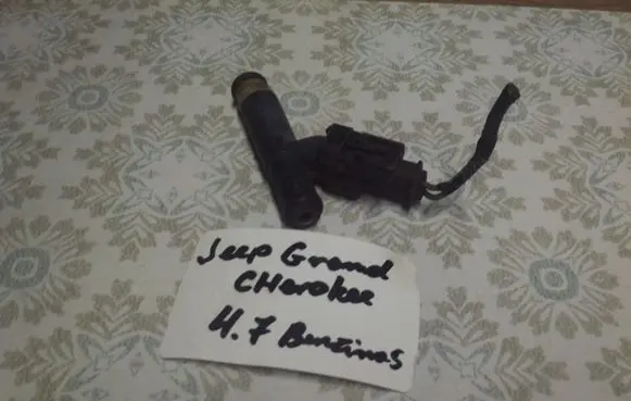 Jeep Grand Cherokee (WJ) Fuel injector