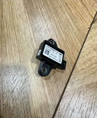Mercedes-Benz S W221 Airbag deployment crash/impact sensor A0038201926 00579703 5WK43446