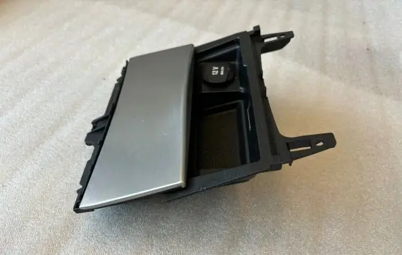 Mercedes-Benz C W204 Car ashtray 2046801350 2002131032 A2046801350