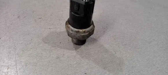 Volkswagen PASSAT B5.5 Air conditioning (A/C) pressure sensor 8D0959482A 302QADG1