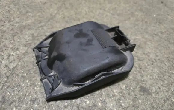 BMW 7 E38 Headlight/headlamp dust cover 1305219044