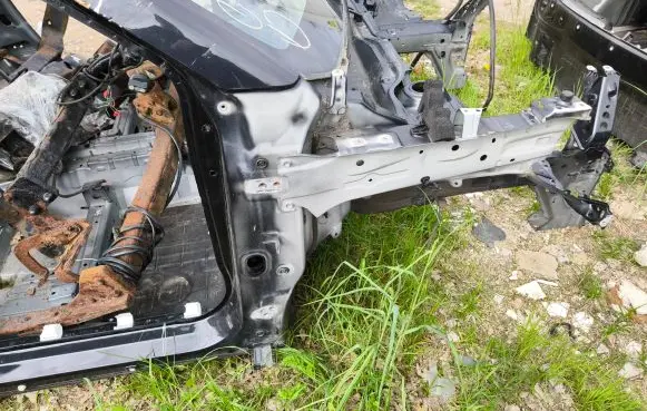 Suzuki Vitara (LY) Front quarter panel 