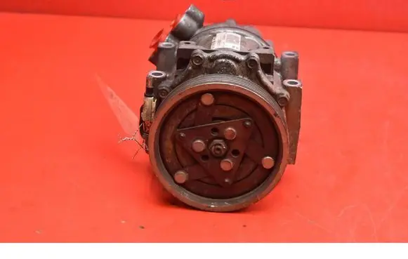 Dacia Sandero Air conditioning (A/C) compressor (pump) 8200866441
