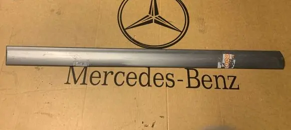 Mercedes-Benz E W210 Front door trim (molding) A2106900162