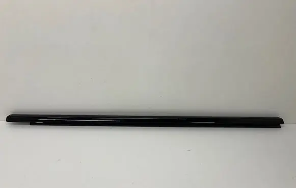BMW 2 G42 Front door glass trim molding 7482858 221022 16444510