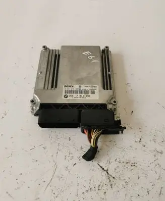 BMW 5 E60 E61 Engine control unit/module 7811151