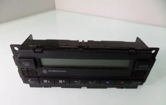 Volkswagen PASSAT B5.5 Climate control unit