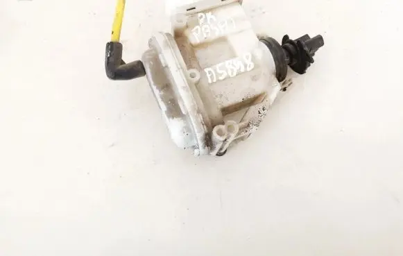 Volkswagen PASSAT B4 Central locking vacuum pump 357862158h