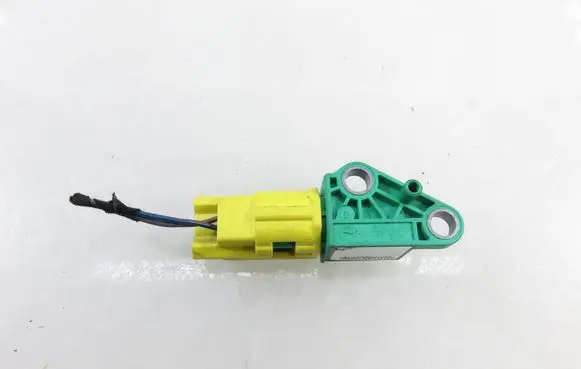 Volkswagen Golf V Airbag deployment crash/impact sensor 1K0909606 5WK43273