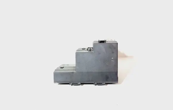 Jaguar S-Type Fuse module 2R8T14A003EC 2R8T14A003 71543276