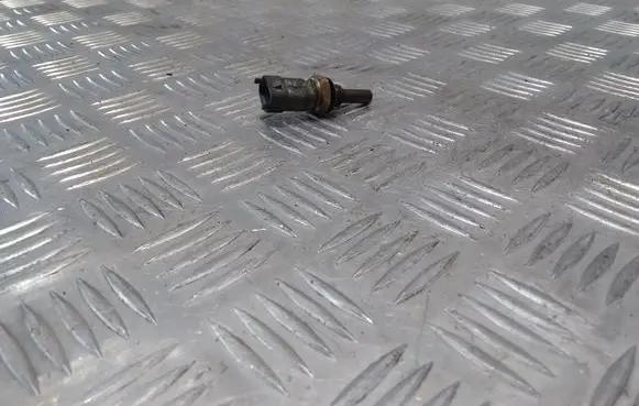 Opel Astra H Coolant temperature sensor 28381