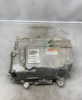 Toyota Yaris Voltage converter inverter G920052032