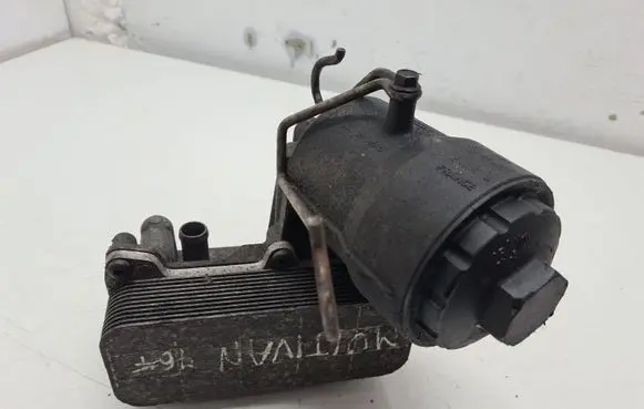 Volkswagen Multivan T5 Oil filter mounting bracket 070115389B
