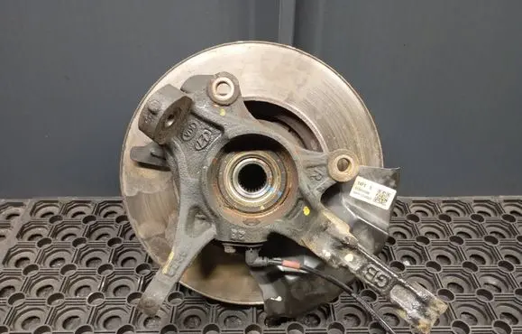 Hyundai i20 (GB IB) Front wheel hub