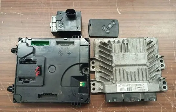 Engine ECU kit and lock set
