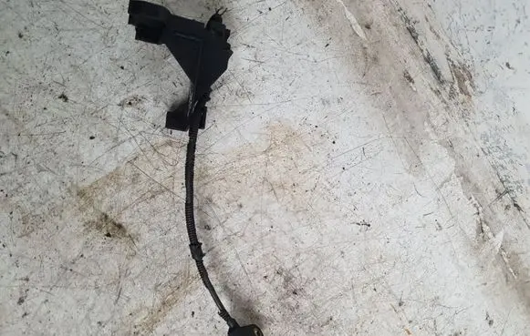 Volkswagen PASSAT B6 Camshaft speed sensor 