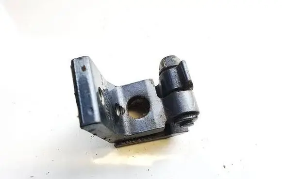 Skoda Octavia Mk2 (1Z) Rear door lower hinge 1z0833411b