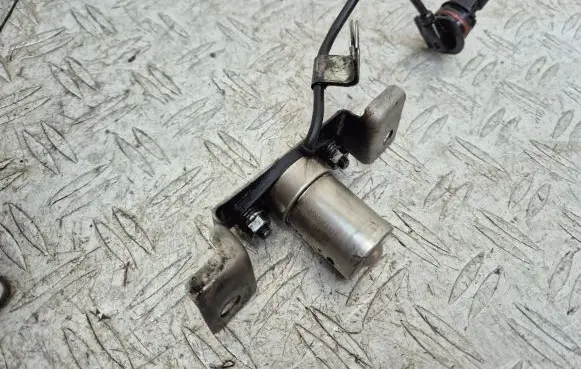 Opel Astra H Oil pressure sensor 8980864121