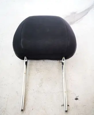 Ford Mustang VI Front seat headrest 